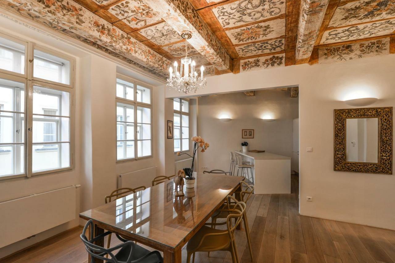 18th Century Baroque Apartamento Praga