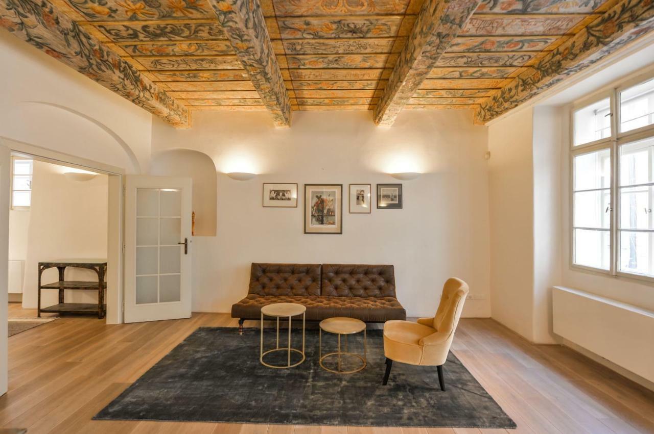 18th Century Baroque Apartament Praga